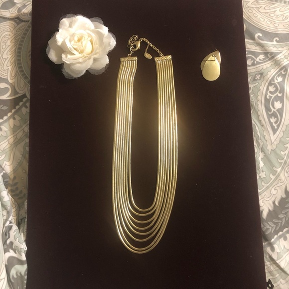 Amrita Singh gold layered necklace - Picture 4 of 5